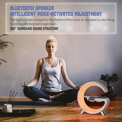 Certificado ROHS 4 em 1 Bluetooth alto-falante Qi carregador 15W com luz de mesa